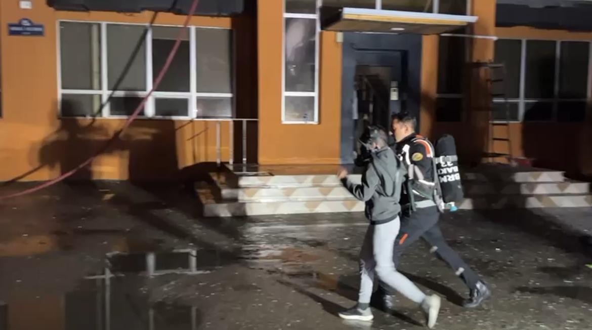 Yasamaldakı yanğında üç nəfər ölüb, 20 nəfər zəhərlənib - YENİLƏNİB (FOTOLAR/VİDEO)